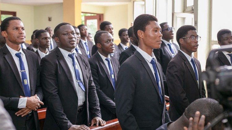 Gana: A formação nos Seminários é fundamental para a renovação da Igreja no Gana Gana: A formação nos Seminários é fundamental para a renovação da Igreja no Gana