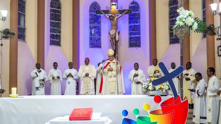 Arquidiocese da Beira reza pelo Jubileu da Independência de Moçambique Arquidiocese da Beira reza pelo Jubileu da Independência de Moçambique