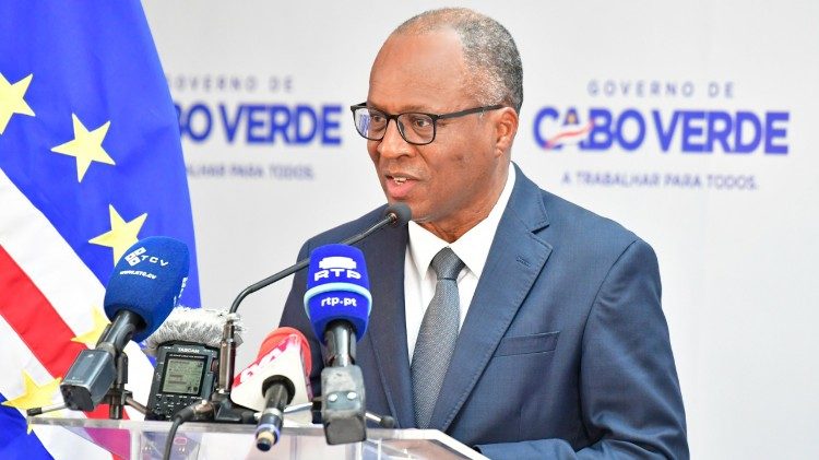 Governo de Cabo Verde homenageia Dom Paulino Évora Governo de Cabo Verde homenageia Dom Paulino Évora