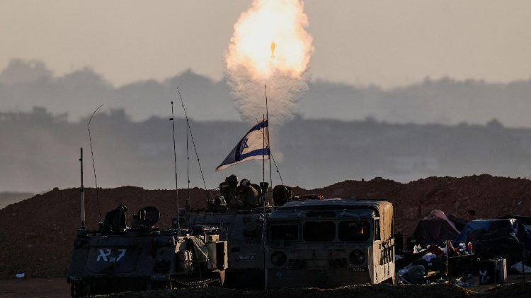 Gaza, massacre perto de um centro de distribuição de ajudas humanitárias Gaza, massacre perto de um centro de distribuição de ajudas humanitárias