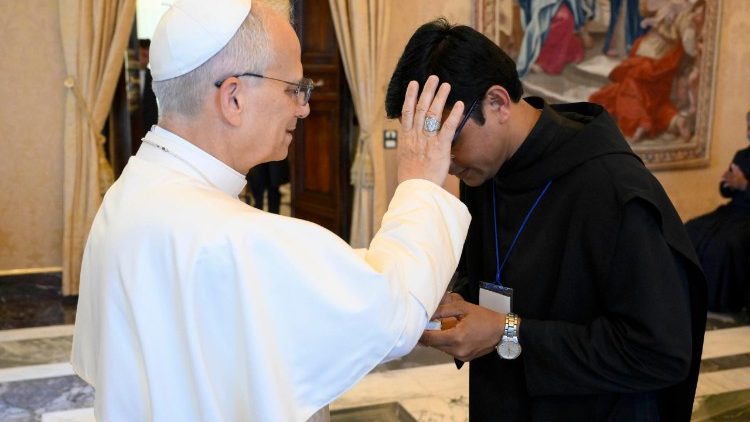 Papa aos beneditinos: levem adiante a renovação da Igreja promovida pelo Concílio Papa aos beneditinos: levem adiante a renovação da Igreja promovida pelo Concílio