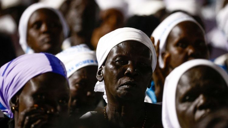 Violência obriga missionárias beneditinas a fechar instalações no Vale Kerio, Quênia Violência obriga missionárias beneditinas a fechar instalações no Vale Kerio, Quênia