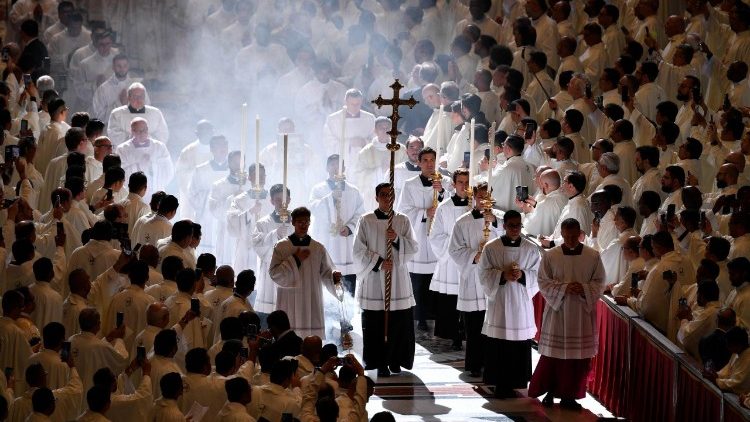 Papa: o Senhor não procura sacerdotes perfeitos, mas corações humildes Papa: o Senhor não procura sacerdotes perfeitos, mas corações humildes