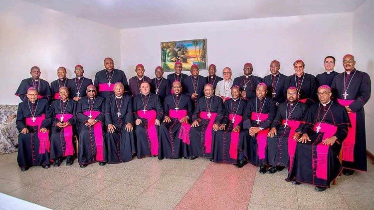 Angola. Bispos: “falta de comida e fome de justiça estão a esvaziar a dignidade dos angolanos” Angola. Bispos: “falta de comida e fome de justiça estão a esvaziar a dignidade dos angolanos”