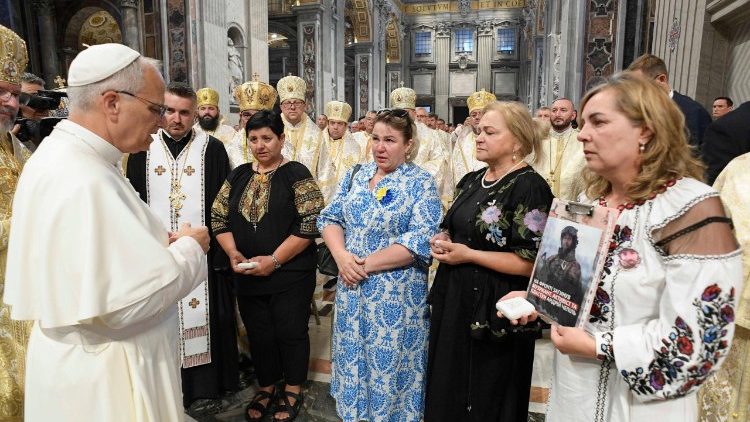 Papa aos peregrinos da Ucrânia: estou próximo deste povo martirizado por uma guerra insensata Papa aos peregrinos da Ucrânia: estou próximo deste povo martirizado por uma guerra insensata