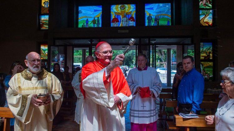 África do Sul: Cardeal Brislin celebra Pentecostes com católicos do Zimbábue em Joanesburgo África do Sul: Cardeal Brislin celebra Pentecostes com católicos do Zimbábue em Joanesburgo