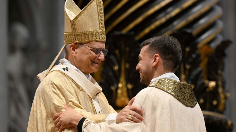 Sacerdotes felizes: encontro internacional com o Papa Leão XIV Sacerdotes felizes: encontro internacional com o Papa Leão XIV
