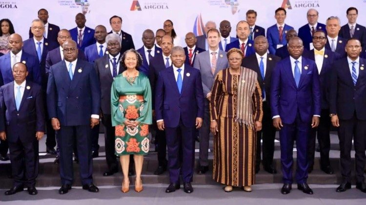 Angola: Cimeira empresarial EUA – África encerra em Luanda com milhões de dólares em acordos Angola: Cimeira empresarial EUA – África encerra em Luanda com milhões de dólares em acordos
