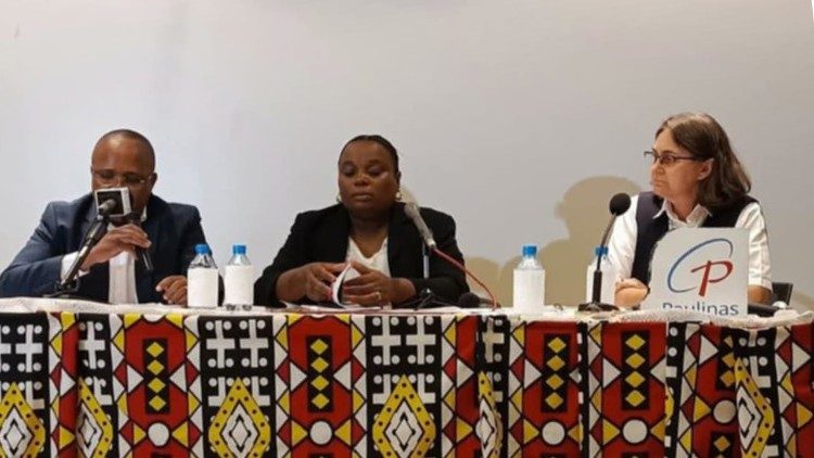 Angola. Em debate mensagem de Francisco para o 59° Dia Mundial das Comunicações Angola. Em debate mensagem de Francisco para o 59° Dia Mundial das Comunicações