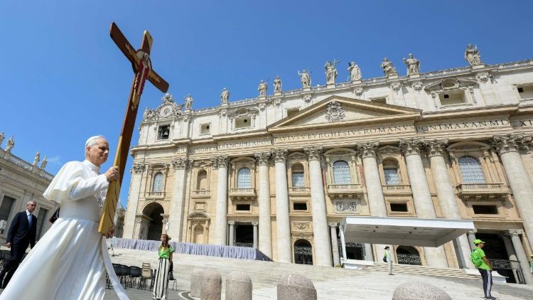 Jubileu da Santa Sé, em procissão com o Papa como peregrinos da esperança Jubileu da Santa Sé, em procissão com o Papa como peregrinos da esperança