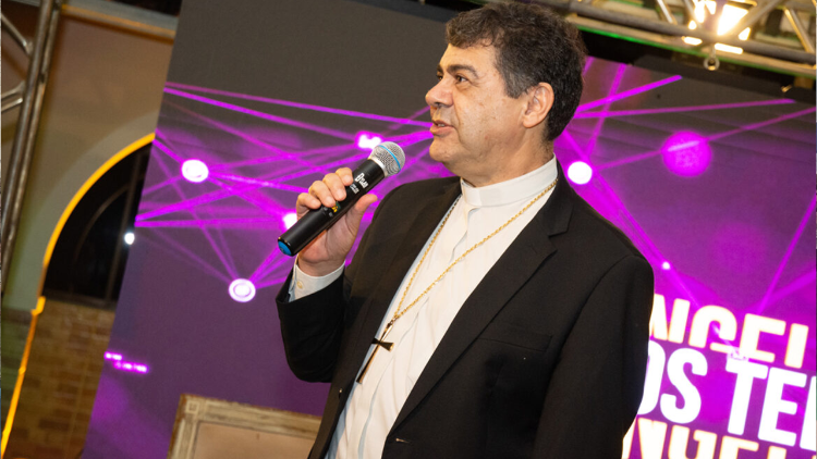 Dom Oriolo: Inteligência Artificial e decisões humanas Dom Oriolo: Inteligência Artificial e decisões humanas