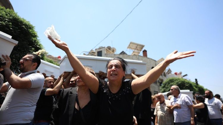 Nova onda de violência contra comunidades cristãs na Síria Nova onda de violência contra comunidades cristãs na Síria