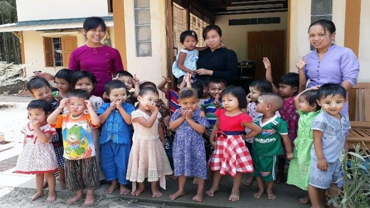 Laos e Mianmar: Irmãs do Menino Jesus levam esperança aos mais frágeis Laos e Mianmar: Irmãs do Menino Jesus levam esperança aos mais frágeis