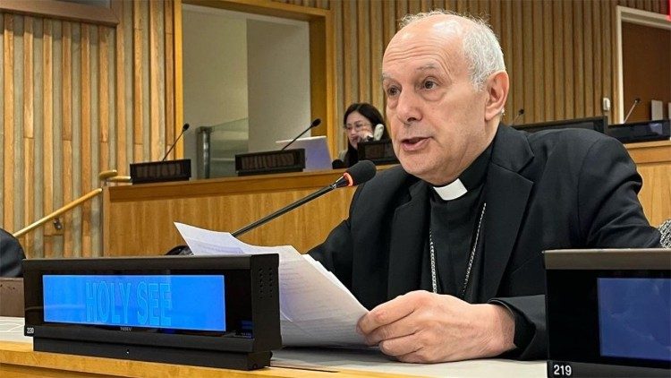 Santa Sé: saúde e educação se desenvolvem olhando a pessoa, não as ideologias Santa Sé: saúde e educação se desenvolvem olhando a pessoa, não as ideologias