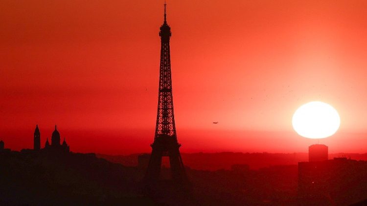 Emergência calor, vítimas e incêndios na Europa Emergência calor, vítimas e incêndios na Europa