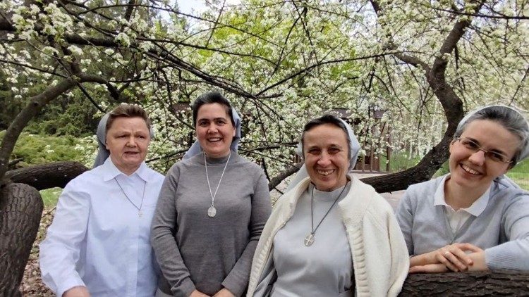 Ucrânia: religiosas levam paz e alegria em meio ao sofrimento e a incertezas Ucrânia: religiosas levam paz e alegria em meio ao sofrimento e a incertezas