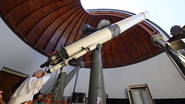 Papa visita Observatório Astronômico do Vaticano Papa visita Observatório Astronômico do Vaticano
