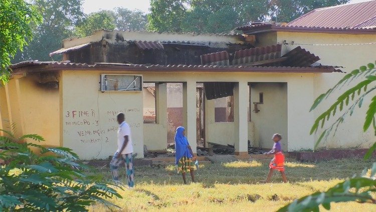 Moçambique mergulha em crise de paz: Igreja apela à reconciliação Moçambique mergulha em crise de paz: Igreja apela à reconciliação