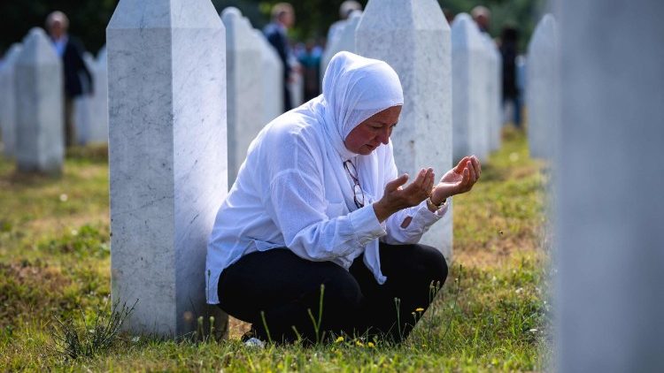 Srebrenica, o arcebispo Vukšić: pacificar a memória é difícil, mas necessário