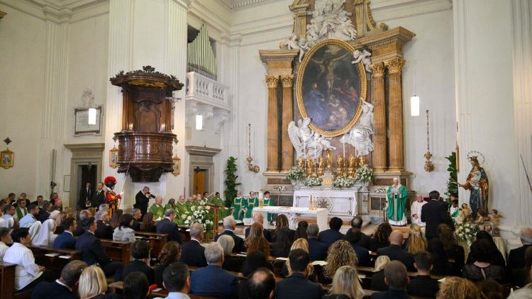 O Papa: tenhamos os mesmos sentimentos de Cristo, cheios de amor e compaixão