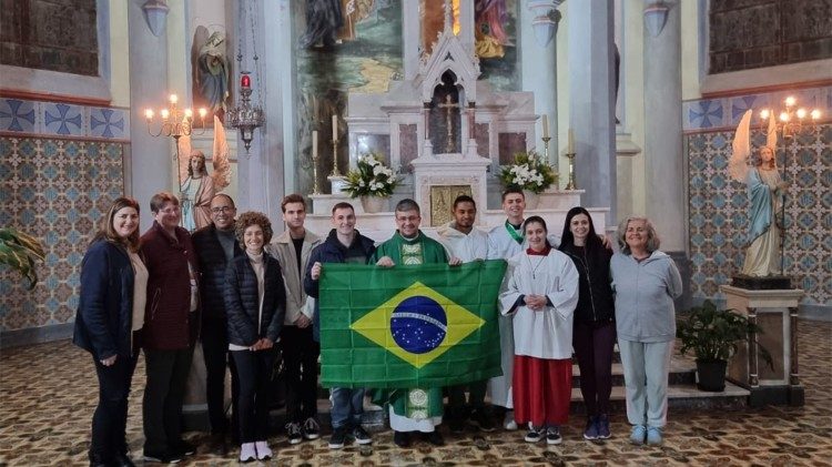 Jovens da Diocese de Santa Cruz do Sul (RS) rumo ao Jubileu em Roma Jovens da Diocese de Santa Cruz do Sul (RS) rumo ao Jubileu em Roma