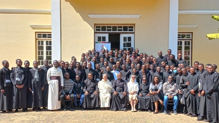 Seminaristas da CEAST recebem formação sobre sinodalidade no 3° Acampamento do Mosaiko