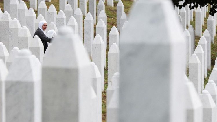 Srebrenica, uma ferida aberta no coração da Europa