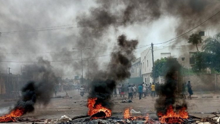 Togo. Bispos denunciam violência contra manifestantes e apelam à responsabilidade Togo. Bispos denunciam violência contra manifestantes e apelam à responsabilidade