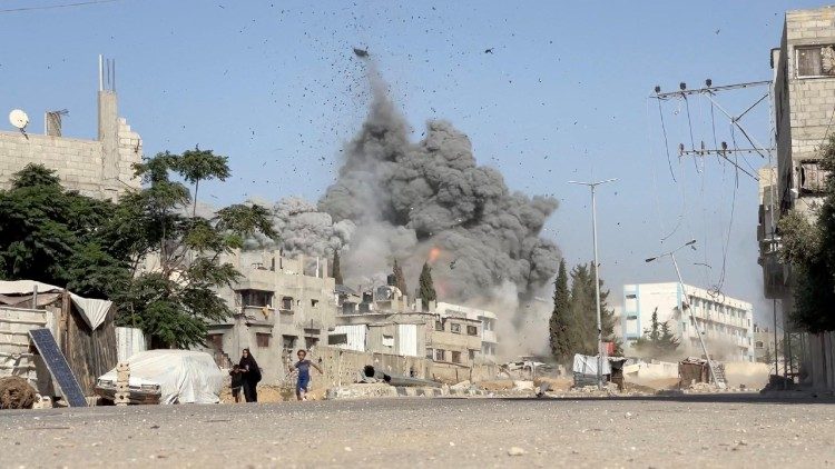 Cardeal Parolin: situação insustentável em Gaza, onde se destrói e mata de fome a população