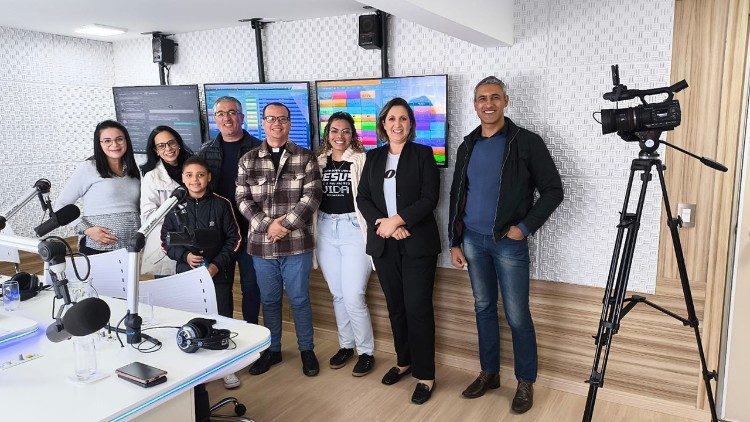 Rádio Canção Nova em Curitiba agora é 80.9 FM Rádio Canção Nova em Curitiba agora é 80.9 FM