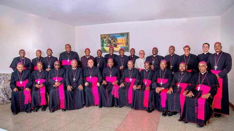 Bispos da CEAST apelam aos decisores políticos a conter a actual degradação social