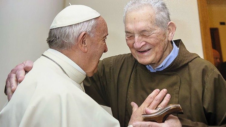 Morre padre Dri, o cardeal confessor que “ensinou” a misericórdia ao Papa Francisco Morre padre Dri, o cardeal confessor que “ensinou” a misericórdia ao Papa Francisco