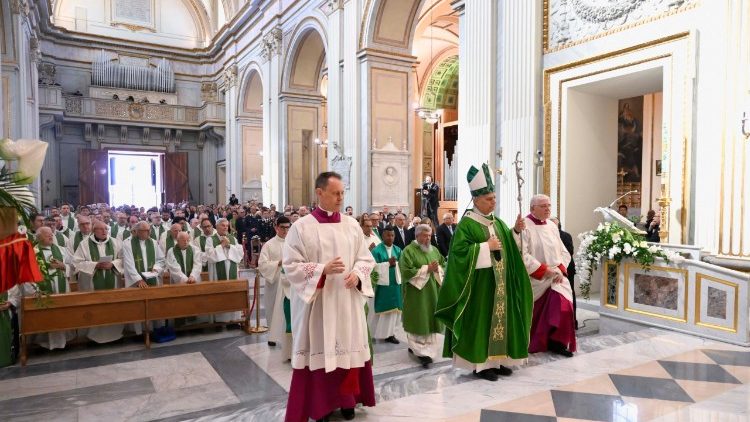 De cardeal-bispo a Papa em Albano: Leão XIV e os modos de agir de Deus De cardeal-bispo a Papa em Albano: Leão XIV e os modos de agir de Deus