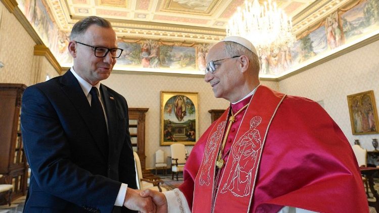 Leão XIV recebe o presidente da Polônia no Vaticano