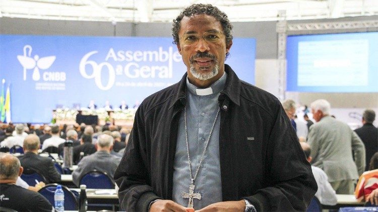 Bispo Cabo-verdiano escolhido para integrar o Dicastério para o Diálogo Inter-religioso. Bispo Cabo-verdiano escolhido para integrar o Dicastério para o Diálogo Inter-religioso.