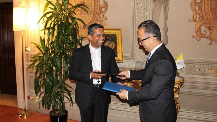 Santa Sé e Azerbaijão assinam acordo sobre diálogo inter-religioso Santa Sé e Azerbaijão assinam acordo sobre diálogo inter-religioso