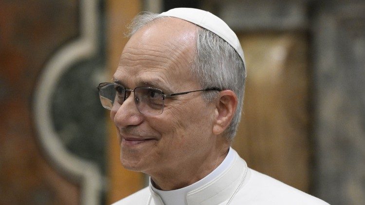 O Papa: universidades católicas, “itinerários da mente em direção a Deus”