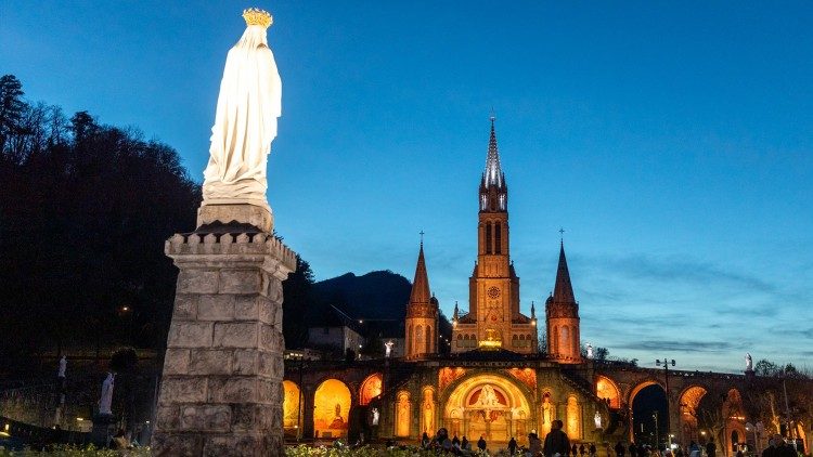 Jovens participam da peregrinação da Diocese de Roma a Lourdes Jovens participam da peregrinação da Diocese de Roma a Lourdes