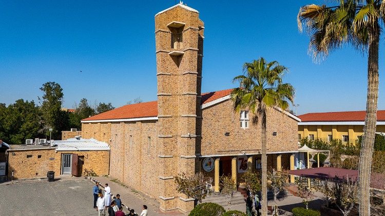 Kuwait, Nossa Senhora da Arábia elevada a Basílica Menor. Berardi: felizes e gratos Kuwait, Nossa Senhora da Arábia elevada a Basílica Menor. Berardi: felizes e gratos