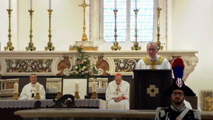 Cardeal Parolin no Perdão Celestino: a Porta Santa, convite para entrar no coração de Jesus