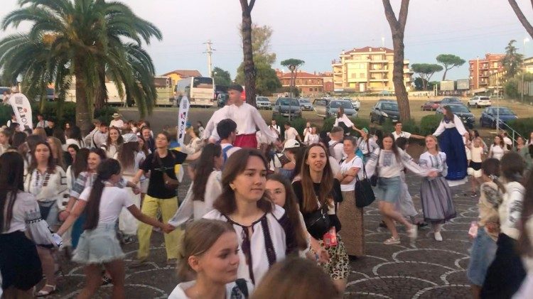 Jubileu, os sonhos dos jovens ucranianos: “esperança por um futuro de paz” Jubileu, os sonhos dos jovens ucranianos: “esperança por um futuro de paz”