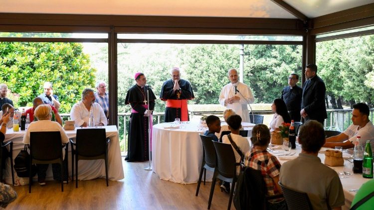 Papa Leão almoça com os pobres: vocês representam a presença de Deus