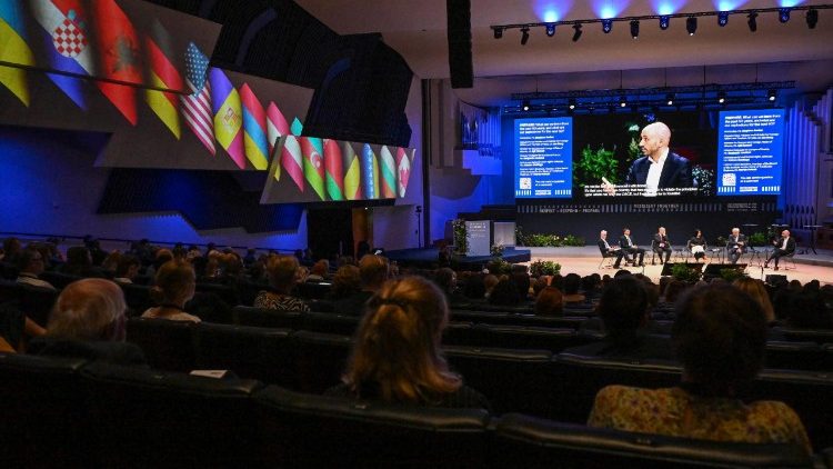 Papa, 50 anos depois dos Acordos de Helsinque: perseverar no diálogo Papa, 50 anos depois dos Acordos de Helsinque: perseverar no diálogo