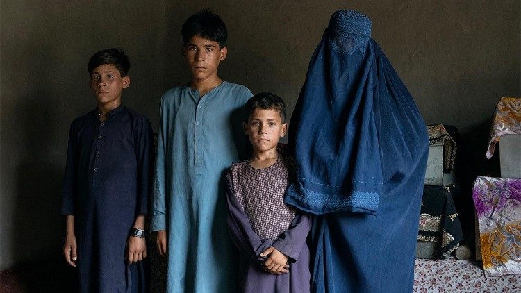 Afeganistão, quatro anos após o retorno dos talibãs