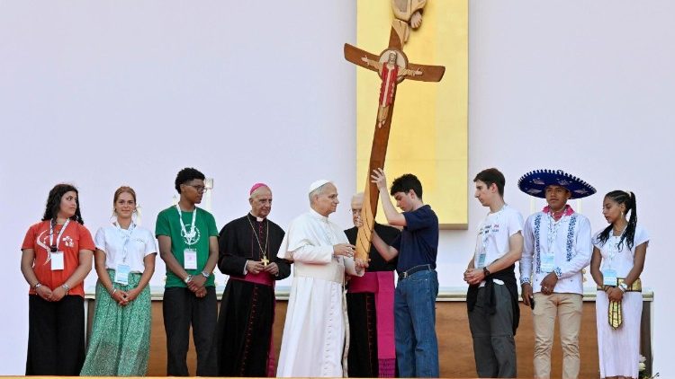 Papa aos jovens: Jesus é o amigo que sempre nos acompanha