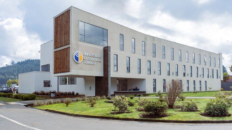 Chile: “Religiões e culturas em diálogo” para a paz, com o cardeal Koovakad