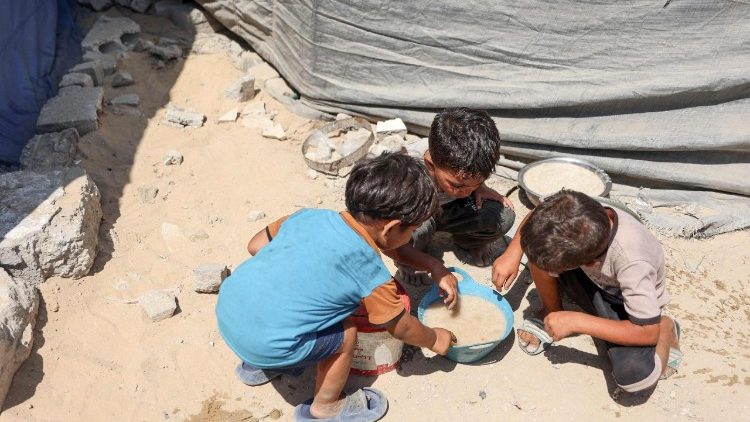 Gaza, o horror denunciado pelo Unicef: 18 mil crianças mortas até então Gaza, o horror denunciado pelo Unicef: 18 mil crianças mortas até então