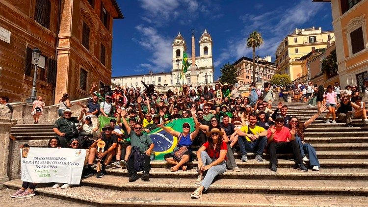Jovens brasileiros presentes no Jubileu em Roma Jovens brasileiros presentes no Jubileu em Roma