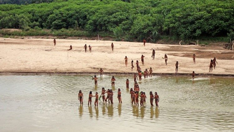 Dia dos Povos Indígenas: quando o isolamento salva vidas e identidade Dia dos Povos Indígenas: quando o isolamento salva vidas e identidade