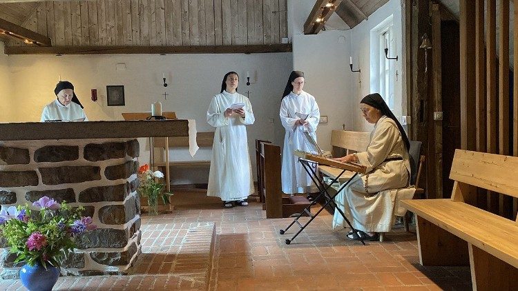 A busca do sentido da vida em convento na Suécia: “desejam o silêncio”, afirma religiosa